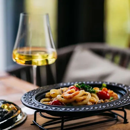 Lugal, A Luxury Collection Hotel, Hotel