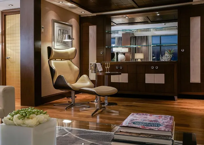 Lugal, A Luxury Collection Hotel, Hotel